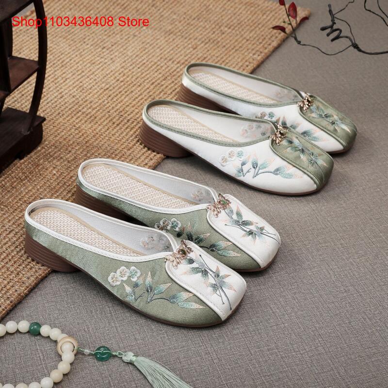 新しい刺繍入りスリッパ、女性用ホームフラット布製シューズ、ナ - Ethnic And Fashion のレビューと価格