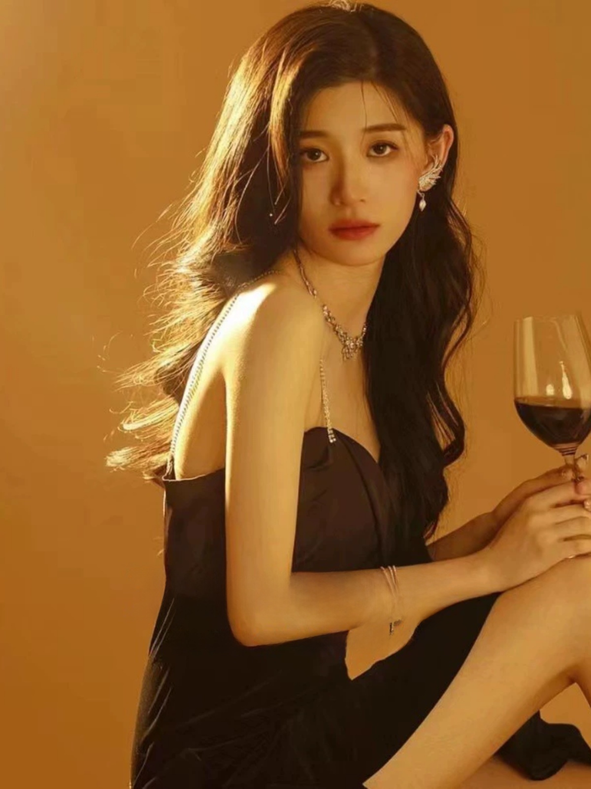 セクシーな背中開きストラップドレス写真スタジオテーマ女性ファ - Ethnic Fashion Photography のレビューと価格